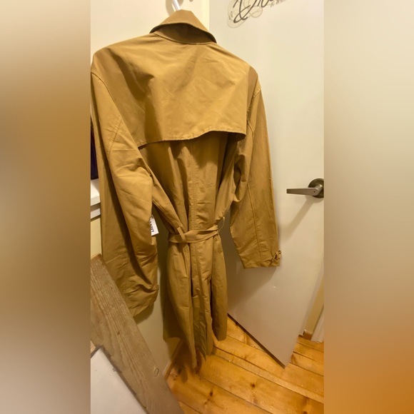 Old Navy Belted Trench Coat - Picture 4 of 7